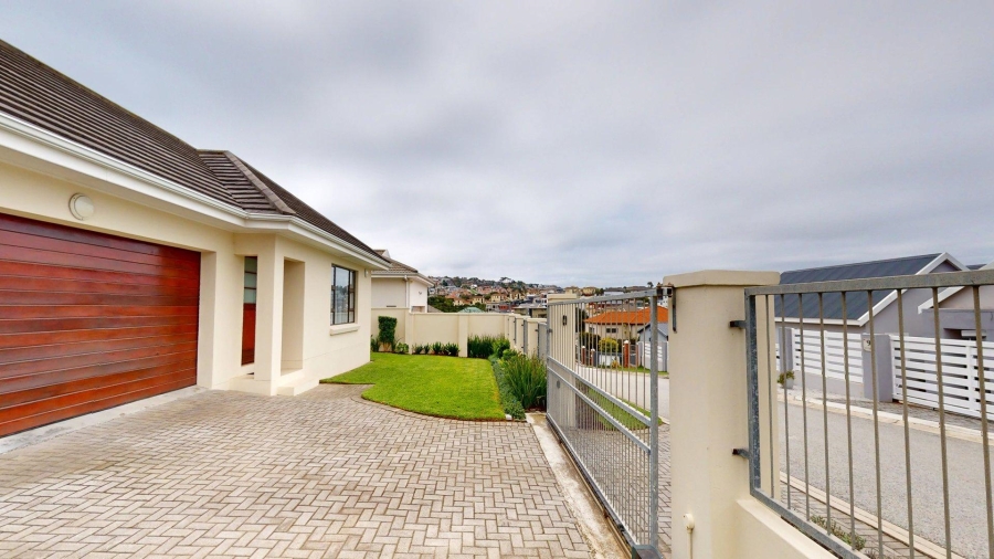 3 Bedroom Property for Sale in Lovemore Park Eastern Cape